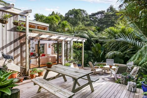 Photo of property in 779a West Coast Road, Oratia, Auckland, 0604