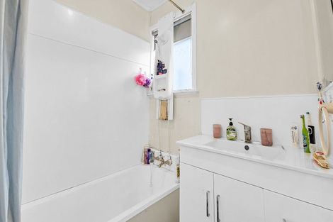 Photo of property in 6 Elliott Crescent, Owhata, Rotorua, 3010