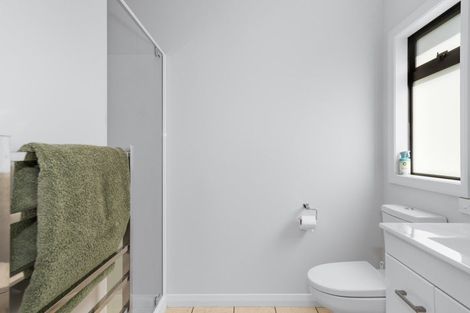 Photo of property in 1 Holcombrooke Lane, Welcome Bay, Tauranga, 3175