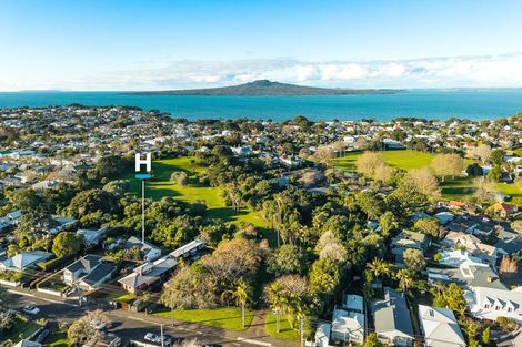 Photo of property in 58 Church Street, Devonport, Auckland, 0624