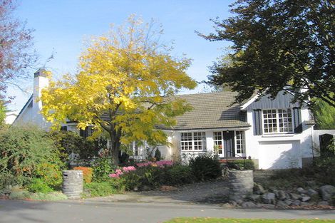 Photo of property in 2/3 Tuirau Place, Ilam, Christchurch, 8041