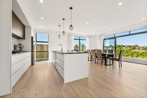 Photo of property in 67 Vaucluse Heights, Fitzherbert, Palmerston North, 4410