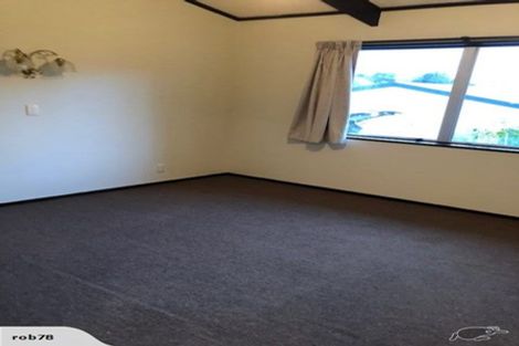Photo of property in 76 Resolution Road, Welcome Bay, Tauranga, 3112