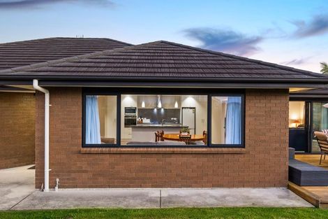 Photo of property in 16 Pitoitoi Drive, Riverhead, 0820