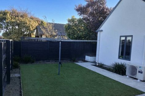 Photo of property in 3 Fieldmoor Place, Parklands, Christchurch, 8083