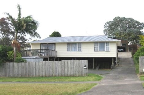 Photo of property in 10 Hueglow Rise, West Harbour, Auckland, 0618