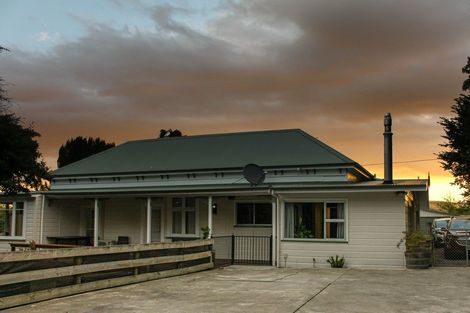 Photo of property in 2 Windsor Road, Waipawa, 4210