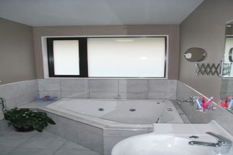 Photo of property in 19 O'halloran Drive, Halswell, Christchurch, 8025