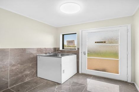 Photo of property in 2/13 John Street, Mangere East, Auckland, 2024