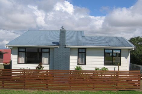 Photo of property in 2/644 East Coast Road, Pinehill, Auckland, 0630