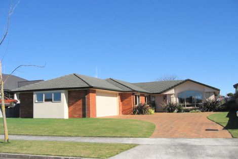 Photo of property in 12 Waipuna Place, Rototuna, Hamilton, 3210