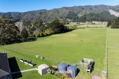 Photo of property in 112 Parkes Line Road, Maymorn, Upper Hutt, 5018