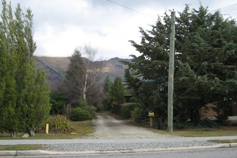 Photo of property in 92 Beacon Point Road, Wanaka, 9305