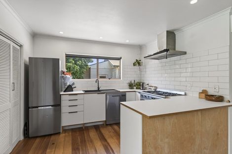 Photo of property in 278 Tukapa Street, Hurdon, New Plymouth, 4310