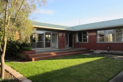 Photo of property in 72 Toorak Avenue, Avonhead, Christchurch, 8042