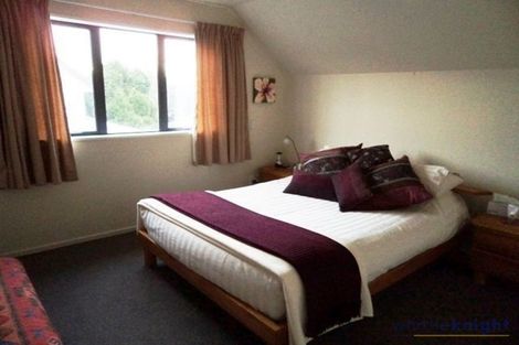 Photo of property in 300 Riccarton Road, Upper Riccarton, Christchurch, 8041