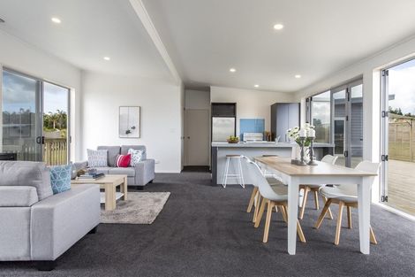 Photo of property in 24 Omana Avenue, Shelly Beach, Helensville, 0874