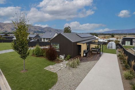 Photo of property in 14 Tomtit Crescent, Lake Hawea, 9382