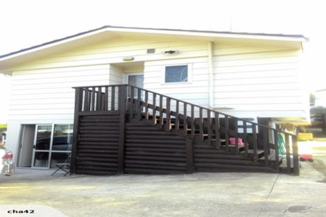 Photo of property in 42 Cedar Heights Avenue, Massey, Auckland, 0614