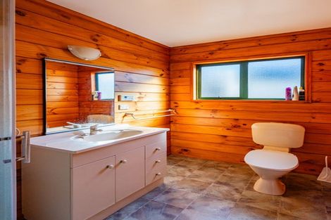 Photo of property in 40 Bruce Road, Glenfield, Auckland, 0629