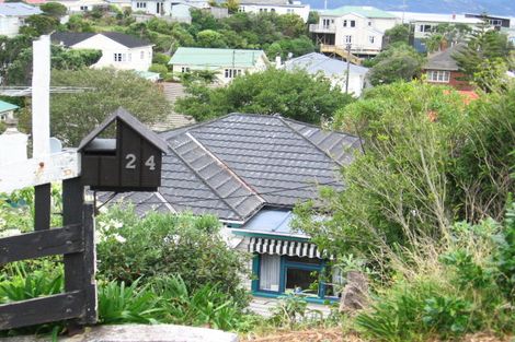 Photo of property in 24 Ranui Crescent, Khandallah, Wellington, 6035