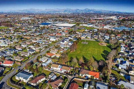 Photo of property in 17 Ealing Street, Northcote, Christchurch, 8052