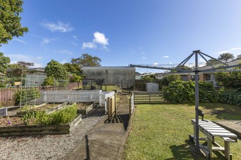 Photo of property in 15 Tarahua Road, Vogeltown, New Plymouth, 4310