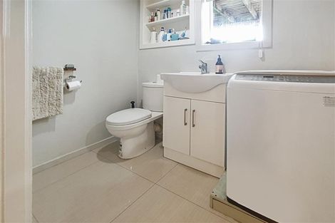 Photo of property in 142 Glengarry Road, Glen Eden, Auckland, 0602