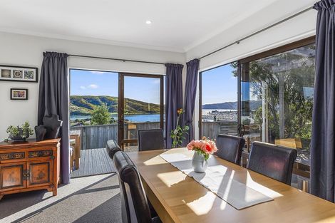 Photo of property in 4 Kiriwai Road, Paremata, Porirua, 5024