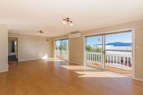 Photo of property in 4 Whyte Street, Paraparaumu Beach, Paraparaumu, 5032