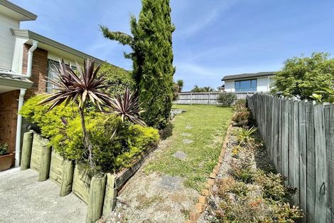 Photo of property in 25 Chadlington Avenue, Henderson, Auckland, 0612