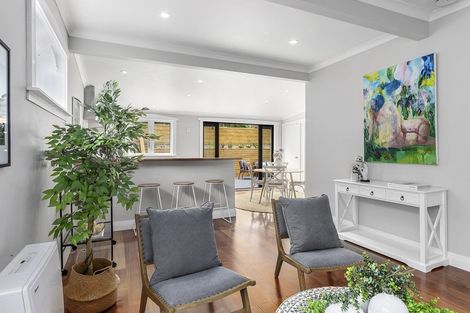 Photo of property in 129 Melbourne Road, Island Bay, Wellington, 6023