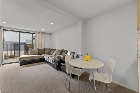 Photo of property in 4/8 New Brighton Road, Shirley, Christchurch, 8061