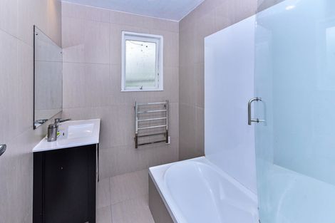 Photo of property in 9 Chisholm Place, Mangere East, Auckland, 2024