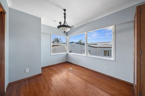 Photo of property in 3 Halberg Street, Papakura, 2110