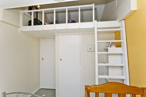 Photo of property in 2 Bryers Place, Bayview, Auckland, 0629