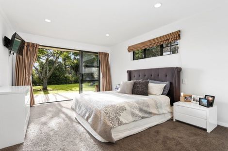 Photo of property in 29 Almond Grove, Greenhithe, Auckland, 0632
