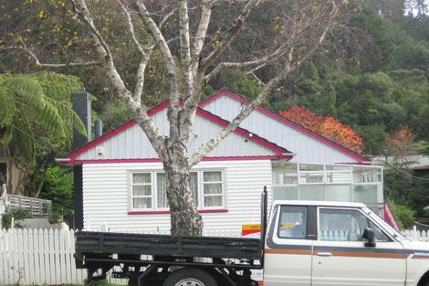 Photo of property in 466 Stokes Valley Road, Stokes Valley, Lower Hutt, 5019
