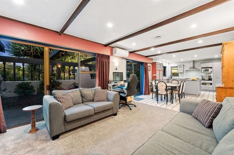 Photo of property in 100 Becroft Drive, Forrest Hill, Auckland, 0620