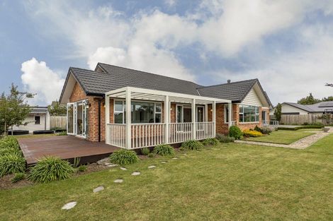 Photo of property in 10 Dundee Close, Darfield, 7510