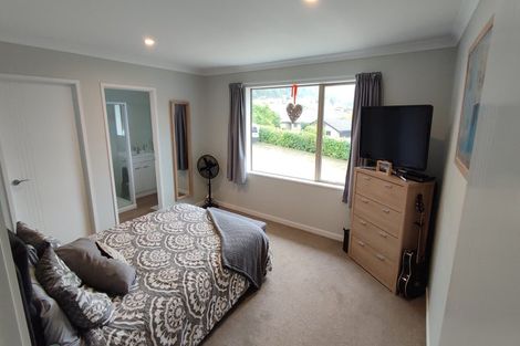 Photo of property in 2 Pukeko Place, Picton, 7220