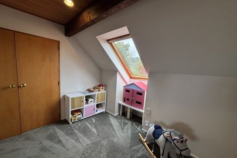 Photo of property in 5 Drayton Drive, Mount Pleasant, Christchurch, 8081