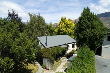 Photo of property in 5 Kowhai Drive, Wanaka, 9305