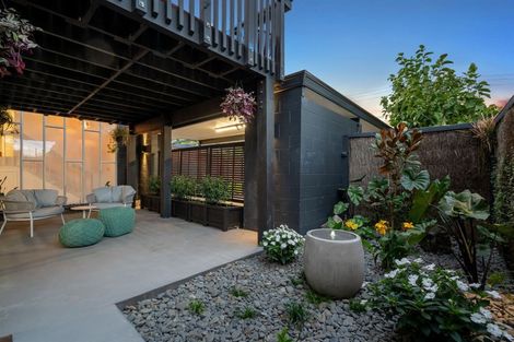 Photo of property in 25 Maritime Terrace, Birkenhead, Auckland, 0626