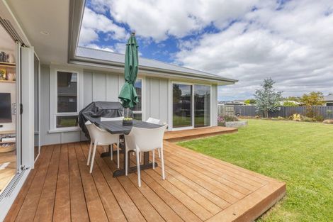 Photo of property in 16 Dee Street, Otane, 4202