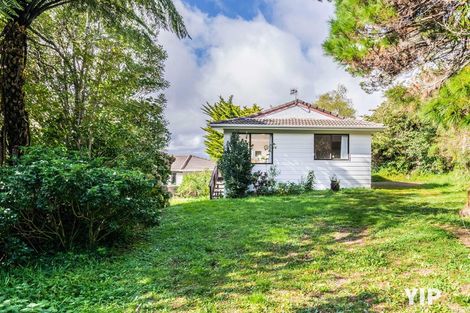 Photo of property in 27a Fernhaven Grove, Newlands, Wellington, 6037