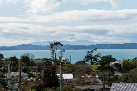 Photo of property in 1/47 Uxbridge Road, Mellons Bay, Auckland, 2014