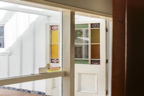 Photo of property in 90 Pendarves Street, New Plymouth, 4310