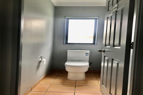 Photo of property in 100a Manuroa Road, Takanini, 2112