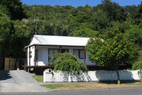 Photo of property in 28 Amber Grove, Birchville, Upper Hutt, 5018